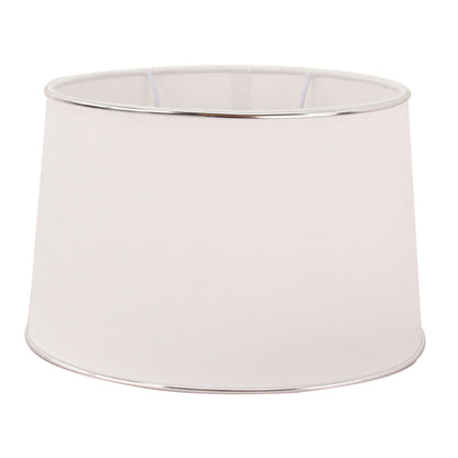 Deze elegante lampenkap in zilver en wit geeft elke ruimte een luxe uitstraling. Perfect voor een sfeervolle verlichting.