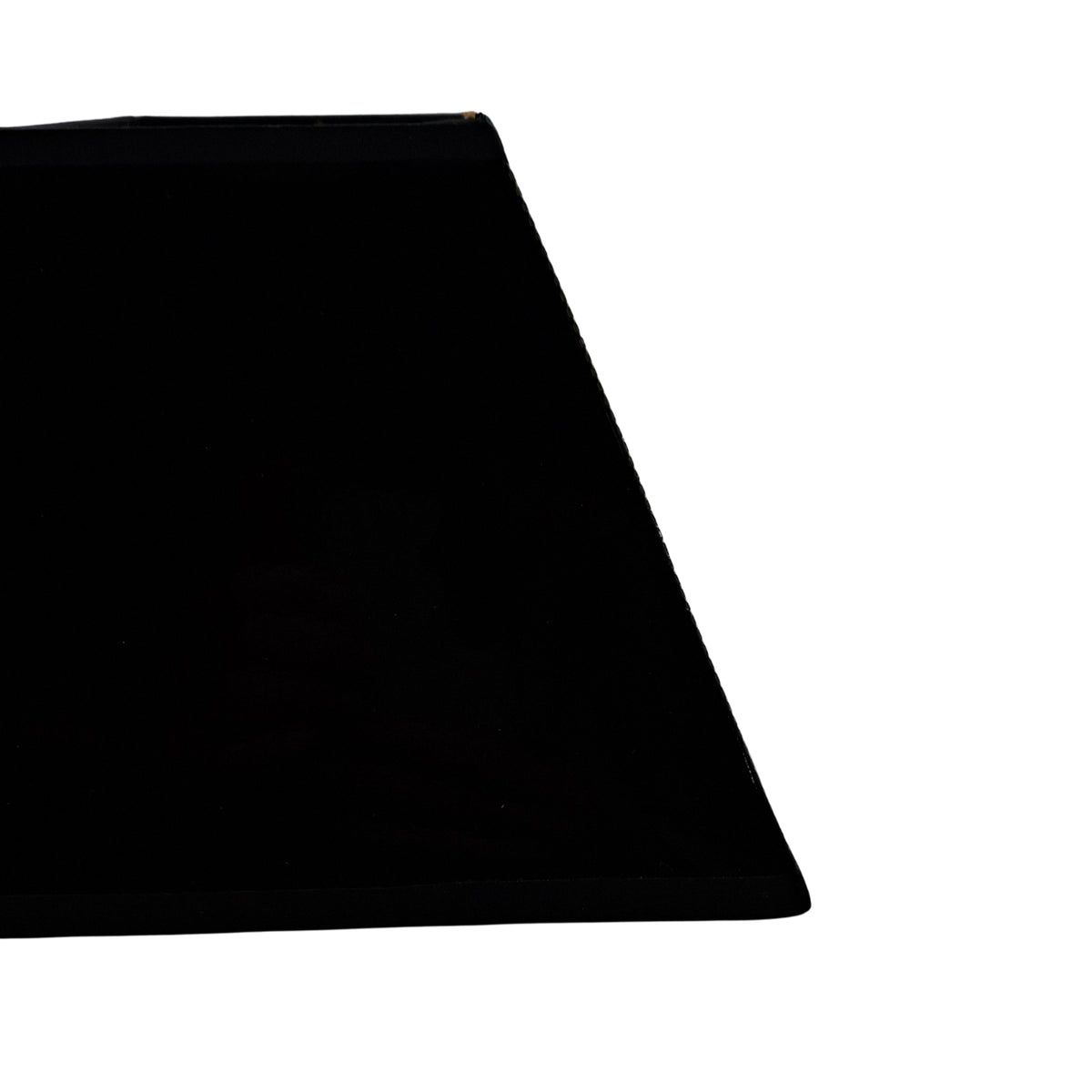 Deze moderne zwarte lampenkap voegt een chique touch toe aan je interieur. Perfect voor een sfeervolle ambiance.