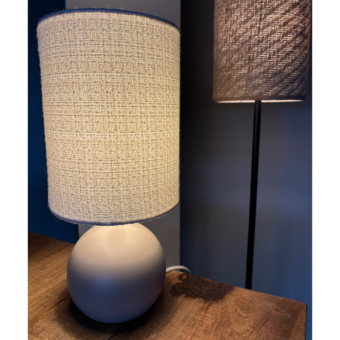 Deze transparante lichtbron straalt pure elegantie uit. Ideaal voor sfeervolle verlichtingsoplossingen in elke ruimte.