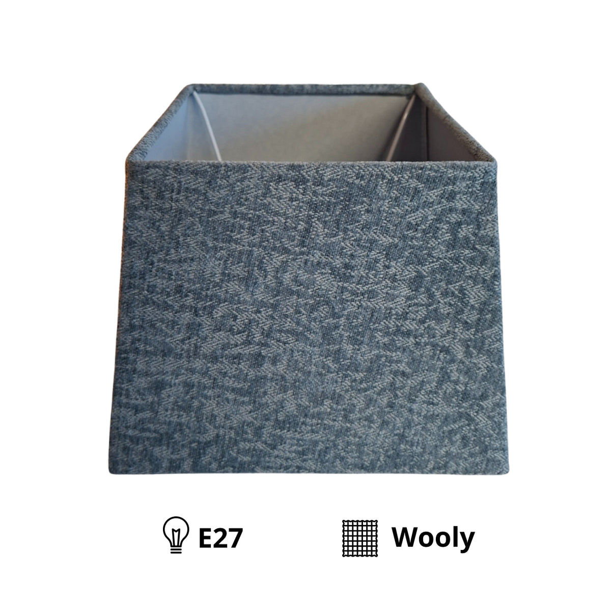 Sfeervolle blauwe lampenkap uit de Wooly-serie, perfect voor een moderne inrichting.