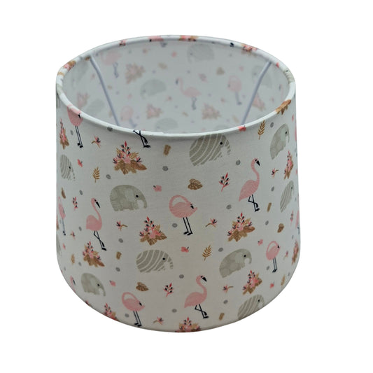 Een warme, crèmekleurige lampenkap uit de Zoo-serie. Perfect voor een bohemian of landelijke inrichting.