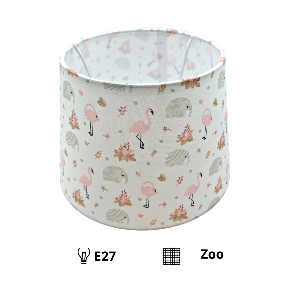 De crèmekleurige lampenkap Zoo brengt een warme, bohemian sfeer in jouw interieur. Perfect voor een landelijke uitstraling.