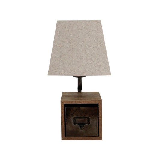 Deze bruine vintage tafellamp brengt warmte en karakter in jouw interieur. Perfect voor een gezellige sfeer in elke kamer.