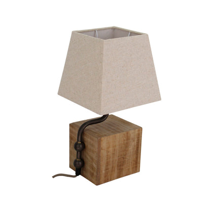 Deze bruine vintage tafellamp voegt karakter toe aan je interieur. Perfect voor sfeervolle avonden aan tafel.