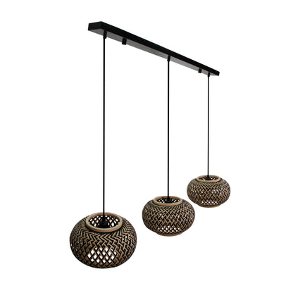 Natuurlijke bruine hanglamp Weaving, perfect voor een landelijke inrichting. Een sfeervolle toevoeging boven de eettafel.