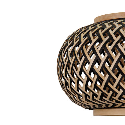 Detail van de bruine Weaving hanglamp met een landelijke uitstraling. Perfect voor een gezellige en warme sfeer in huis.