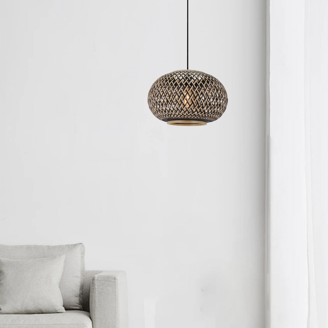 De beige Weaving hanglamp voegt een warme, landelijke sfeer toe aan je interieur. Perfect voor boven de eettafel.
