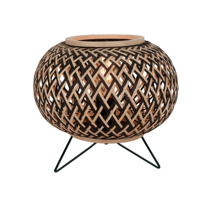 De bruin geweven tafellamp uit de Weaving-serie is een sfeervolle toevoeging voor elke tafel.