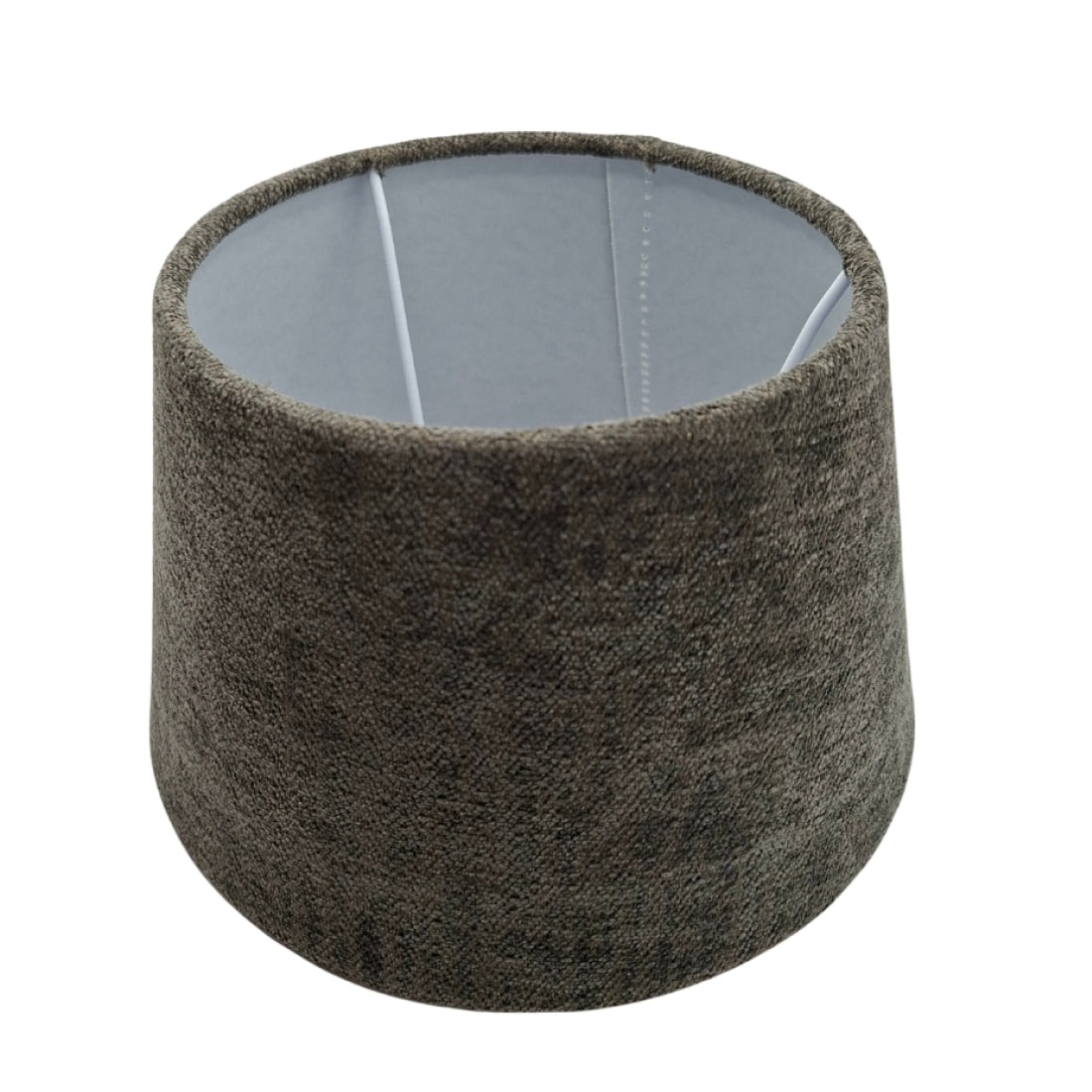 Deze antraciete lampenkap van de Wooly-serie heeft een tijdloos design. Perfect voor het creëren van een sfeervolle ambiance.
