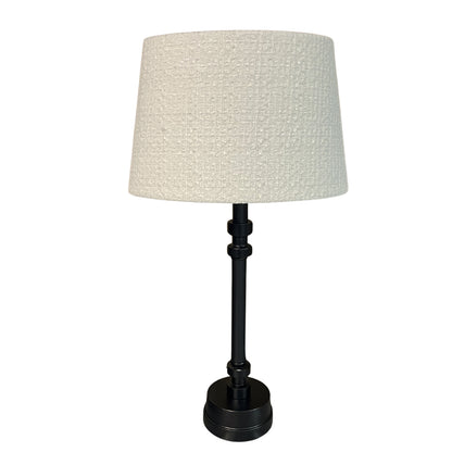 Creme lampenkap Oval uit de Wooly serie. Deze moderne kap voegt een warme sfeer toe aan je interieur.