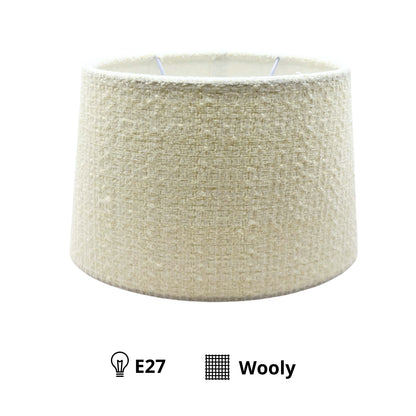 Dichtbijzicht van de crèmekleurige lampenkap Oval, perfect voor een moderne en sfeervolle touch in je interieur.