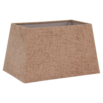 Deze taupe lampenkap geeft een moderne uitstraling aan je interieur. Perfect voor een warme en sfeervolle verlichting.