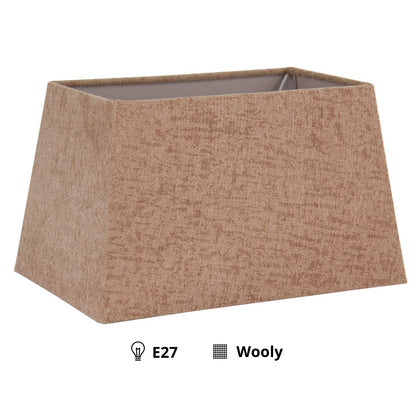 De taupe lampenkap Conica Rechteck heeft een moderne uitstraling.
