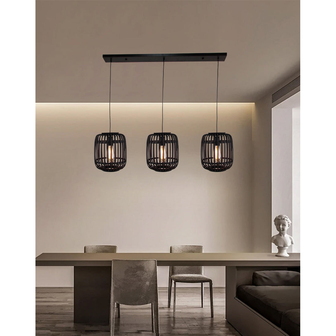 Een moderne zwarte hanglamp die een warme, uitnodigende sfeer creëert in je interieur. Perfect voor boven de eettafel.