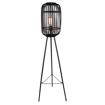 De zwart geweven vloerlamp Woven brengt warmte en karakter in je interieur. Perfect voor sfeervolle avonden thuis.