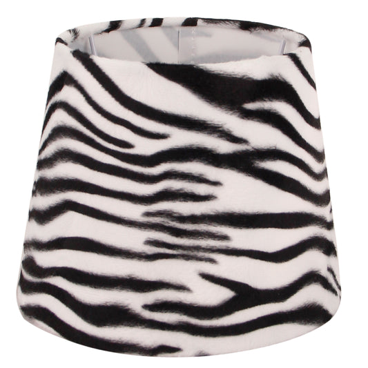 Deze lampenkap in zwart-wit zebrapatroon voegt een speelse touch toe aan je interieur. Perfect voor een unieke sfeer!